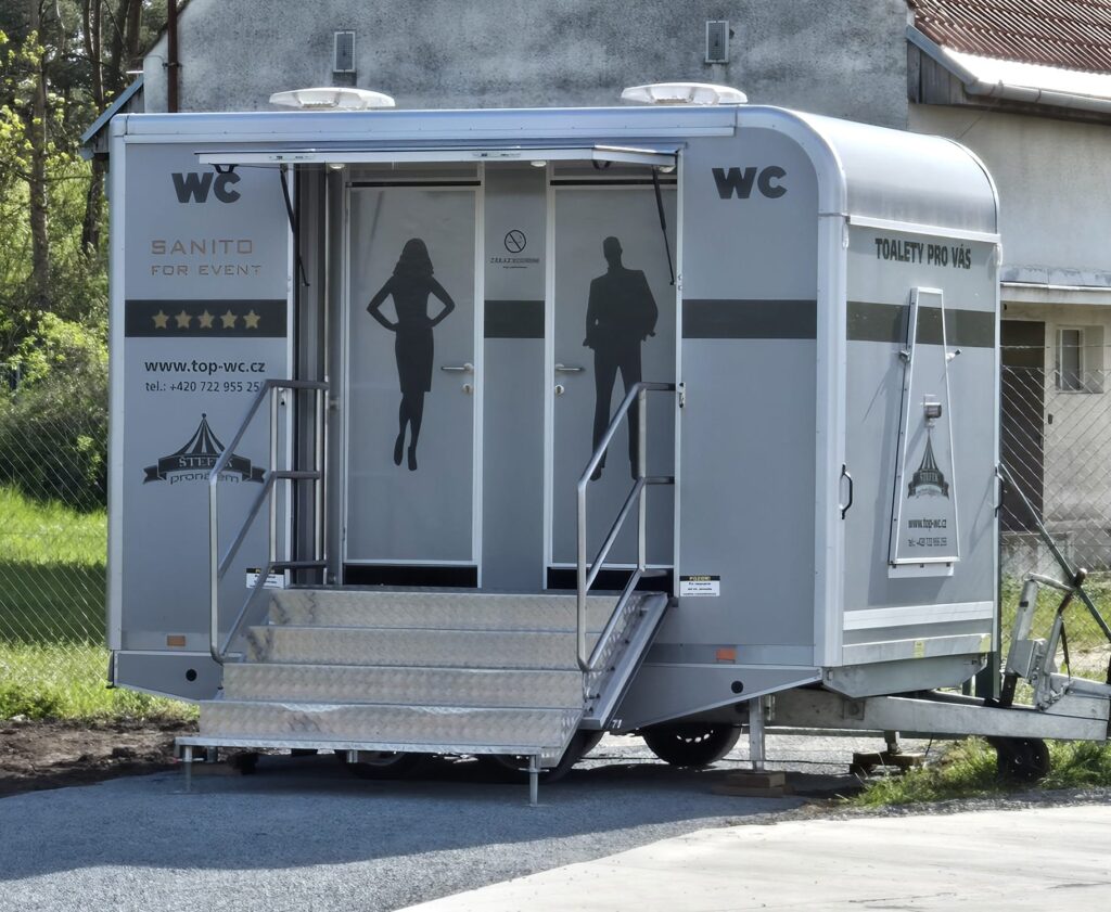 Sanitární přívěs L, pronájem splachovacích toalet, TOP-WC.CZ
