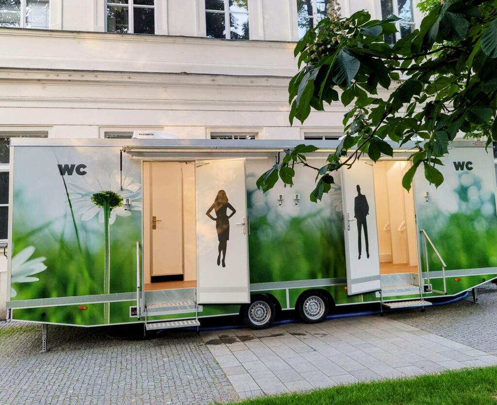 Sanitární přívěs XL+, top-wc.czz