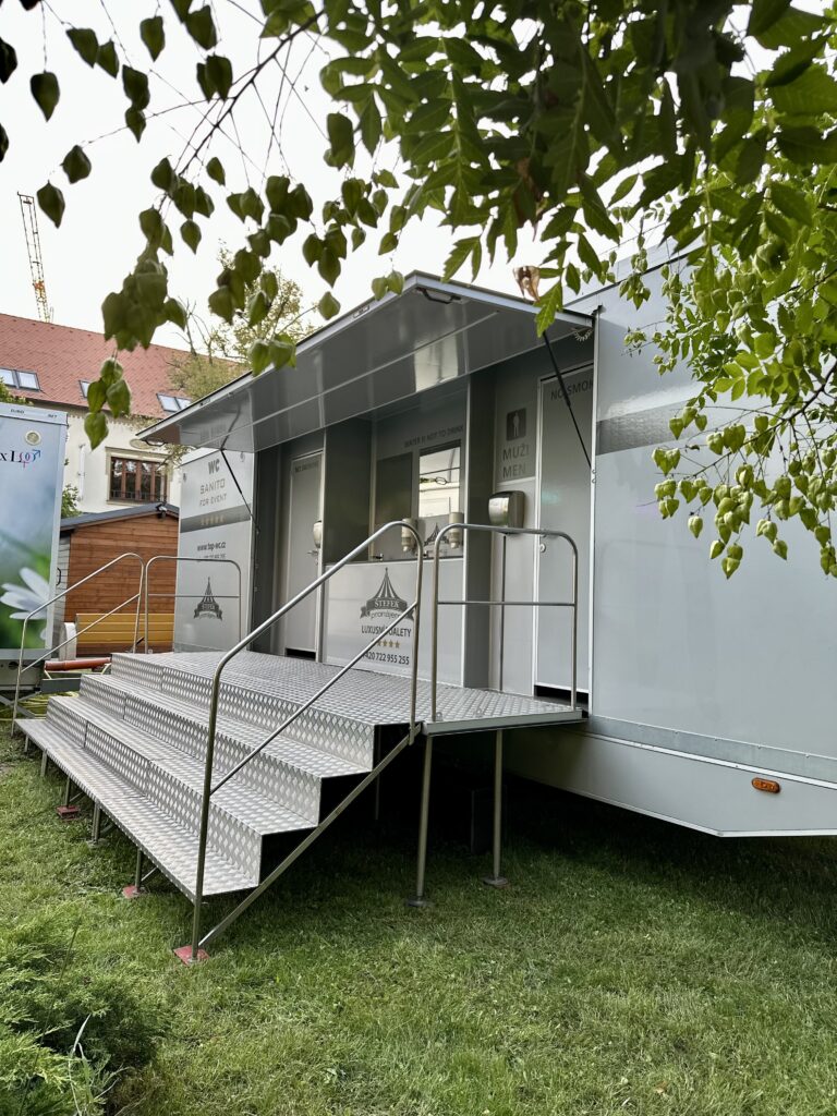 Sanitární přívěs XXL, pronájem toalet, Top-wc (15)