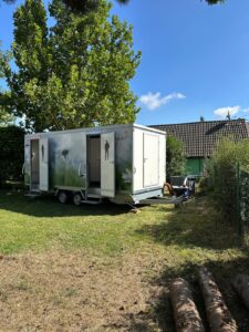 Sanitární přívěs, splachovací toalety, WC na akci, pronájem WC, Top-wc.cz, topwc_cz (1)