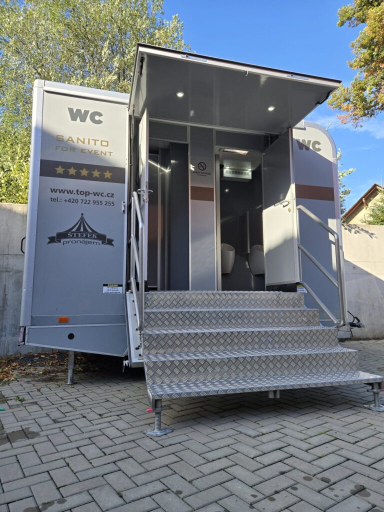 Sanitární přívěs, splachovací toalety, WC na akci, pronájem WC, Top-wc.cz, topwc_cz (6)