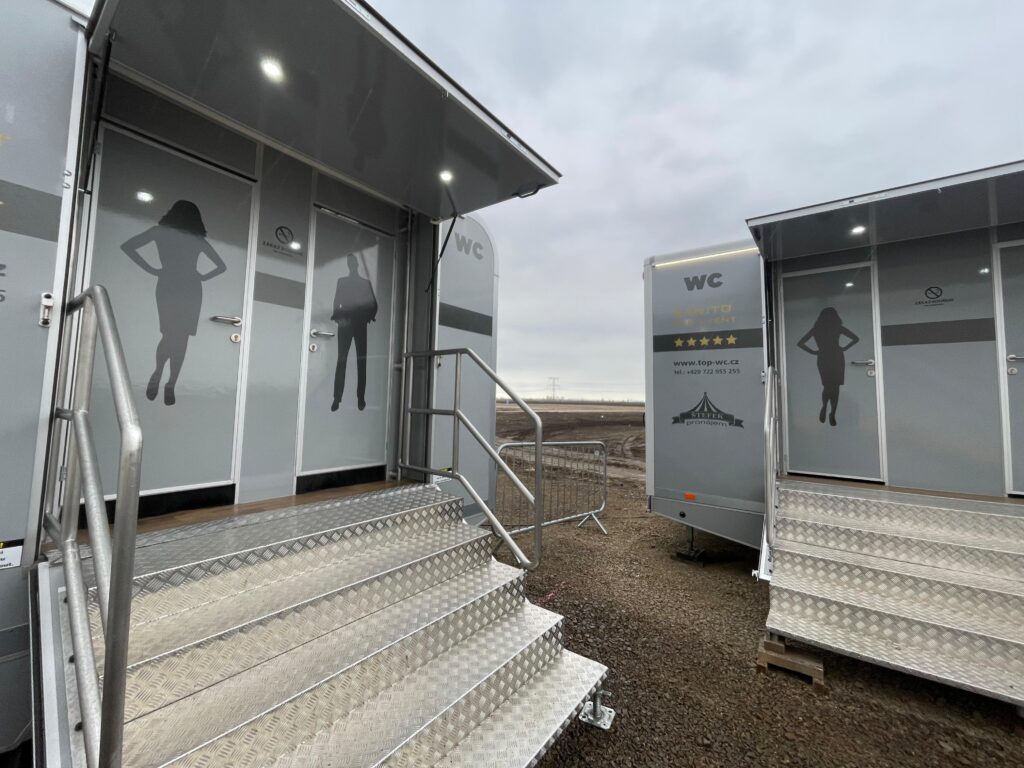 Sanitární přívěs L, L PLUS, pronájem WC, pronájem toalet, Top-wc.cz
