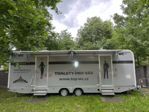 Sanitární přívěs XL ecovac, pronájem toalet, Top-wc.cz
