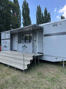 Sanitární přívěs XXL, top-wc.cz (3)